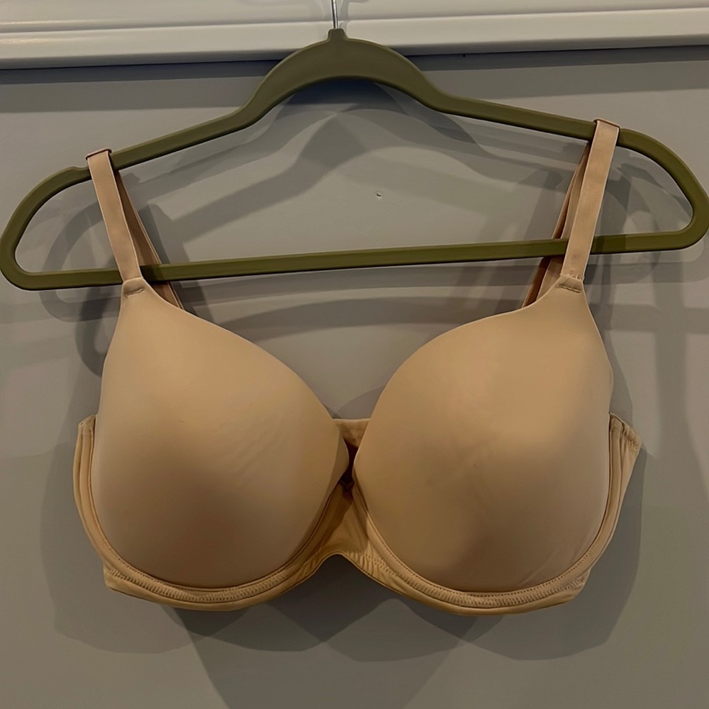 Victoria’s Secret underwire pink bra 36DD